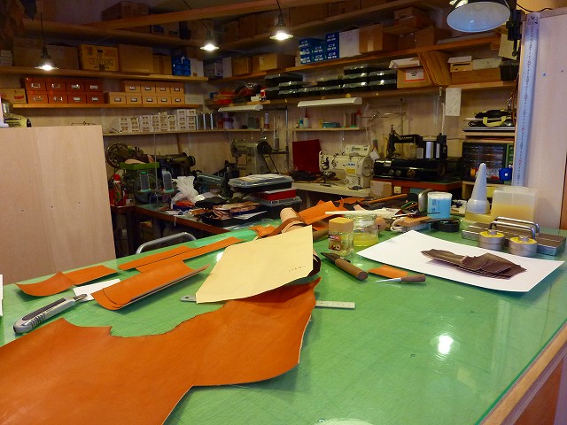 革で食べていく選択肢のひとつを紹介してみるpart1。御徒町2k540で革